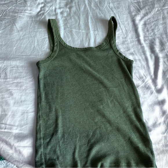 American Eagle Outfitters Tops - Green tank top - good condition - women’s small